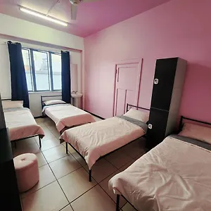Wanna Stay? Hostel Cairns