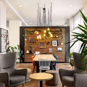 Vienna House Easy By Wyndham Bucharest Airport Hotel Otopeni